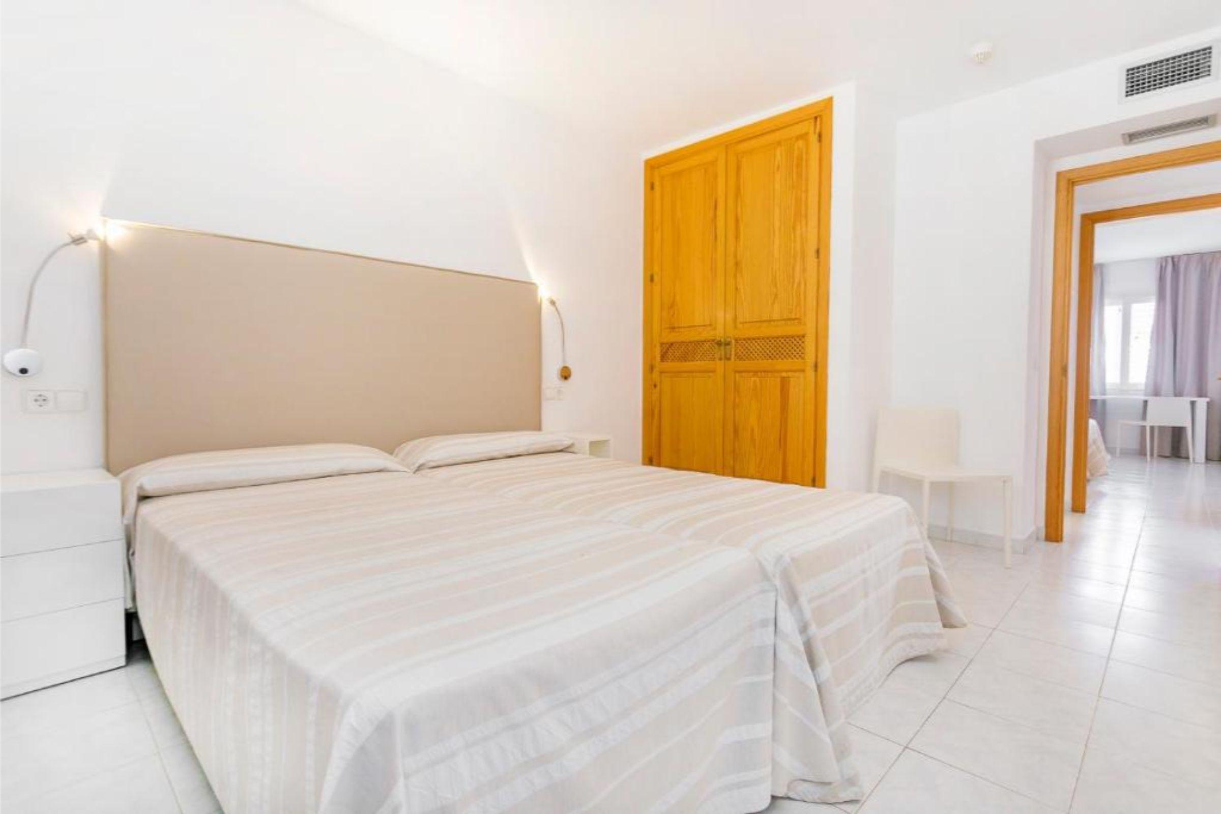 Aparthotel Duquesa Playa Santa Eularia des Riu Exteriér fotografie